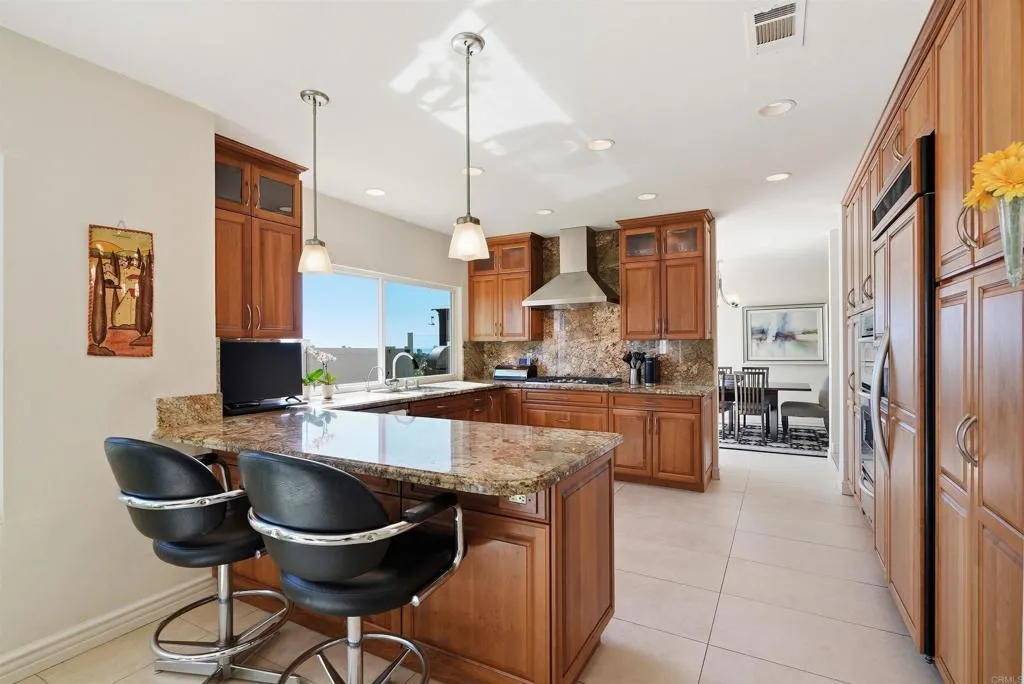 https://cdn.realtyfeed.com/cdn/127/307095159/79f244c3e129bc19aa882df5cbc7765a.webp
