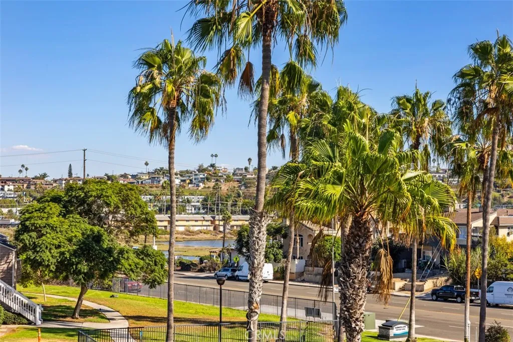 https://cdn.realtyfeed.com/cdn/127/307095160/a76768adb33c5df7c5d0e73735be2452.webp