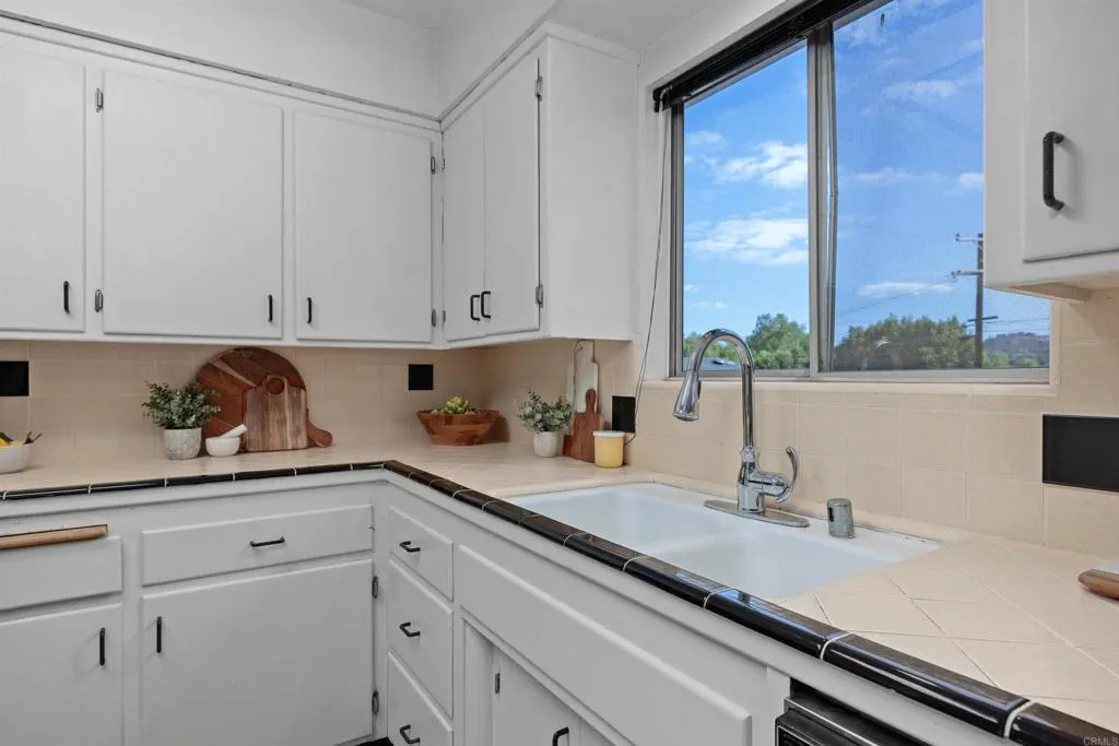 https://cdn.realtyfeed.com/cdn/127/307095333/35ed9805253176ef902259c671a6c859.webp