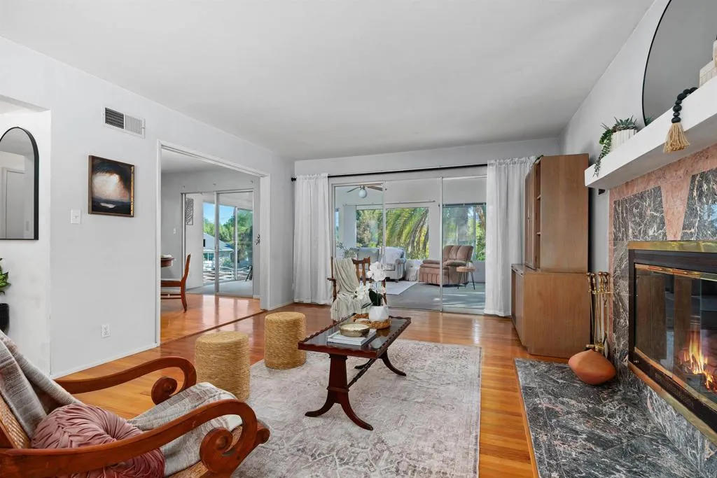 https://cdn.realtyfeed.com/cdn/127/307095333/70b2d05cc8db78e3d86731daaa9d4feb.webp