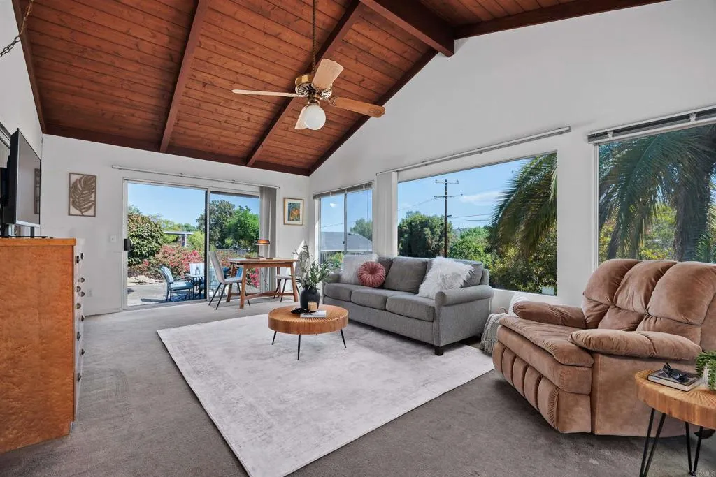 https://cdn.realtyfeed.com/cdn/127/307095333/ab2c34f4522e404865c7bef5db1e64ec.webp
