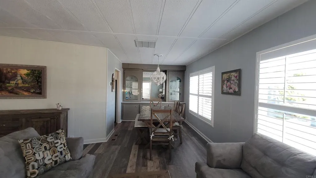 https://cdn.realtyfeed.com/cdn/127/307095367/385e3679056d7731a64291e1c795b3d4.webp
