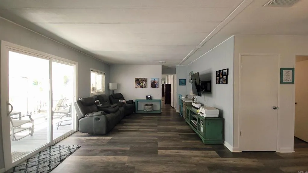 https://cdn.realtyfeed.com/cdn/127/307095367/84f8e61e60b546cf916c9a543efbe3c0.webp
