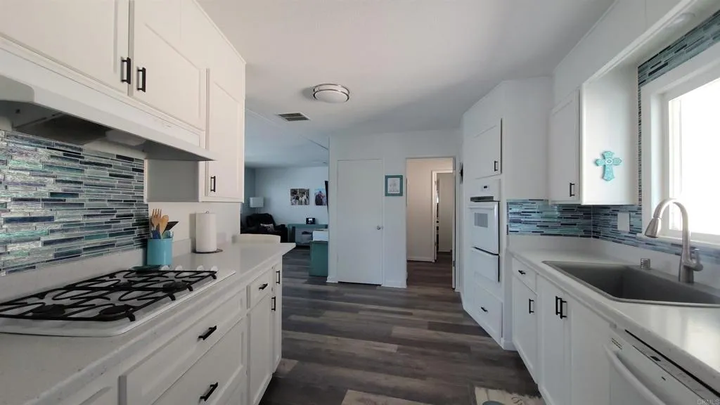https://cdn.realtyfeed.com/cdn/127/307095367/ee408ac71b3baa92469f1f173cdd8cf8.webp