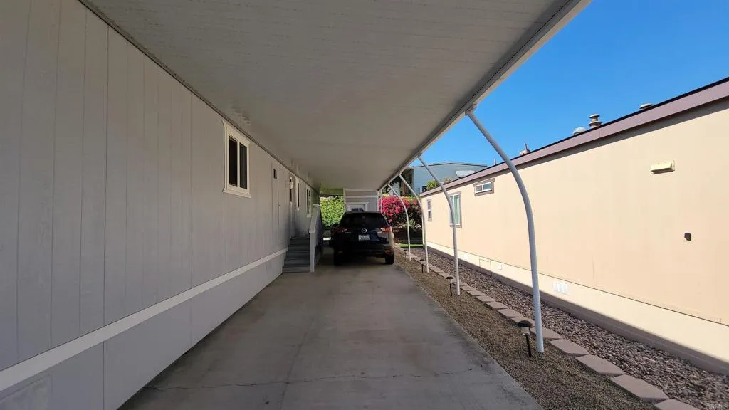 https://cdn.realtyfeed.com/cdn/127/307095367/f78783cd5253fab7377df37d9e3b4554.webp