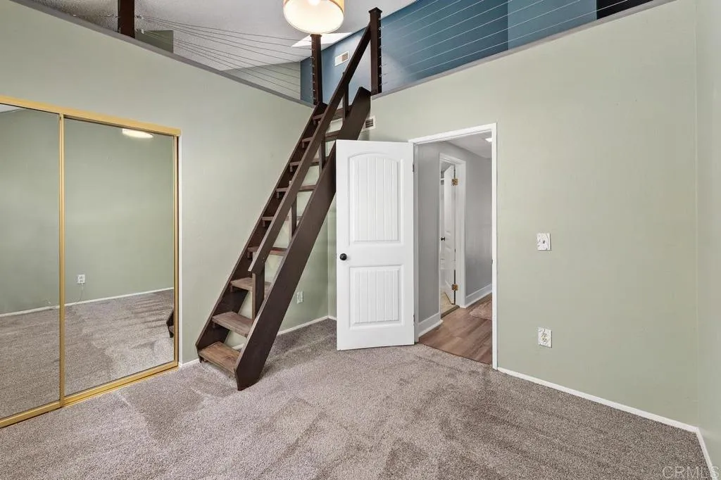 https://cdn.realtyfeed.com/cdn/127/307095370/117dd1ef8d3b47093308a07a055aba30.webp