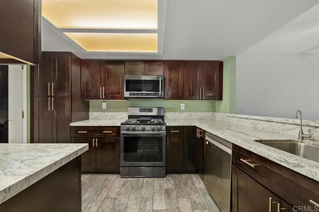 https://cdn.realtyfeed.com/cdn/127/307095370/5c42fd8b7789107bd02f1a37872d2a05.webp