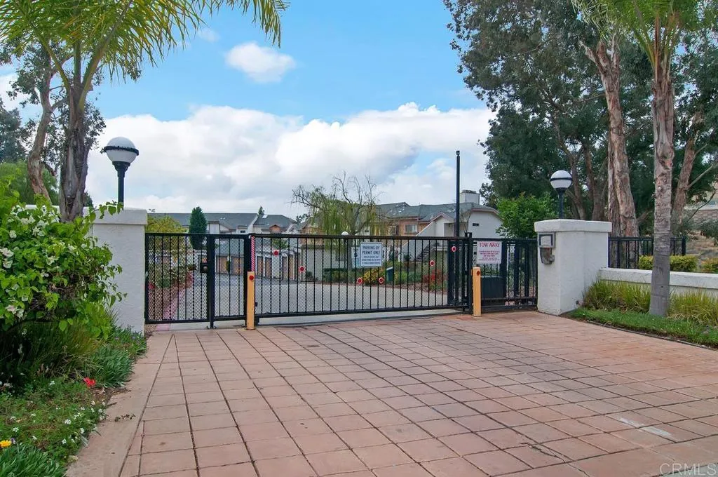 https://cdn.realtyfeed.com/cdn/127/307095370/ed2e56c221f11495ba16262d69e5d3e1.webp