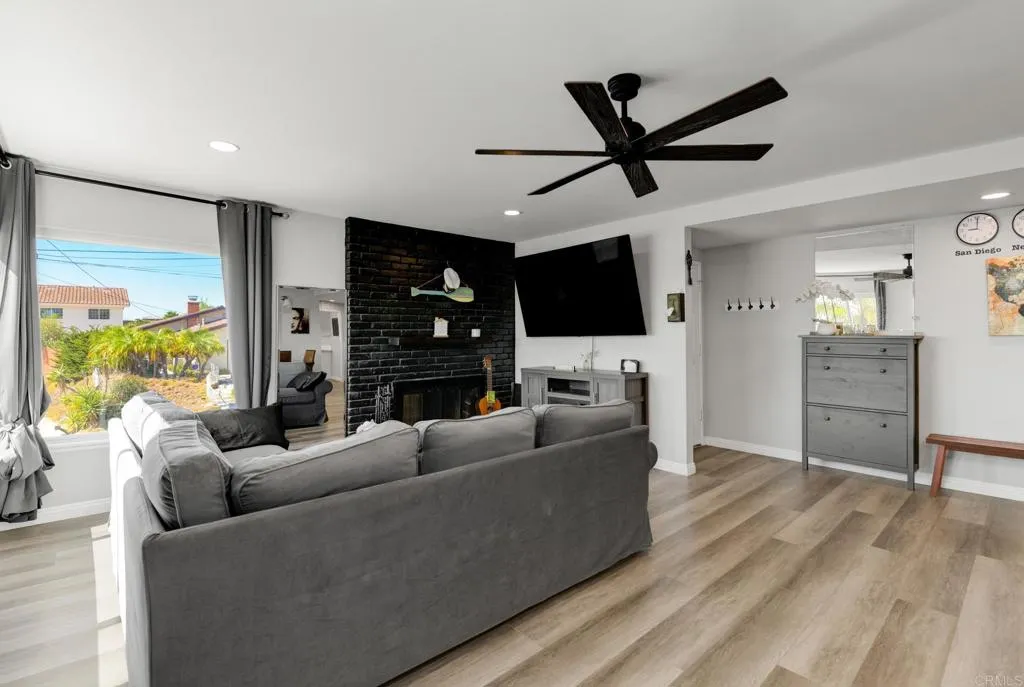 https://cdn.realtyfeed.com/cdn/127/307095463/1fe388cc8854ec0640da6a0251dd9963.webp