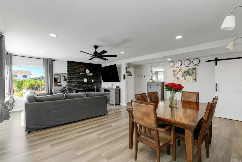 https://cdn.realtyfeed.com/cdn/127/307095463/2a3fd2d3cb4b6bc2d36a8954120a2727.webp