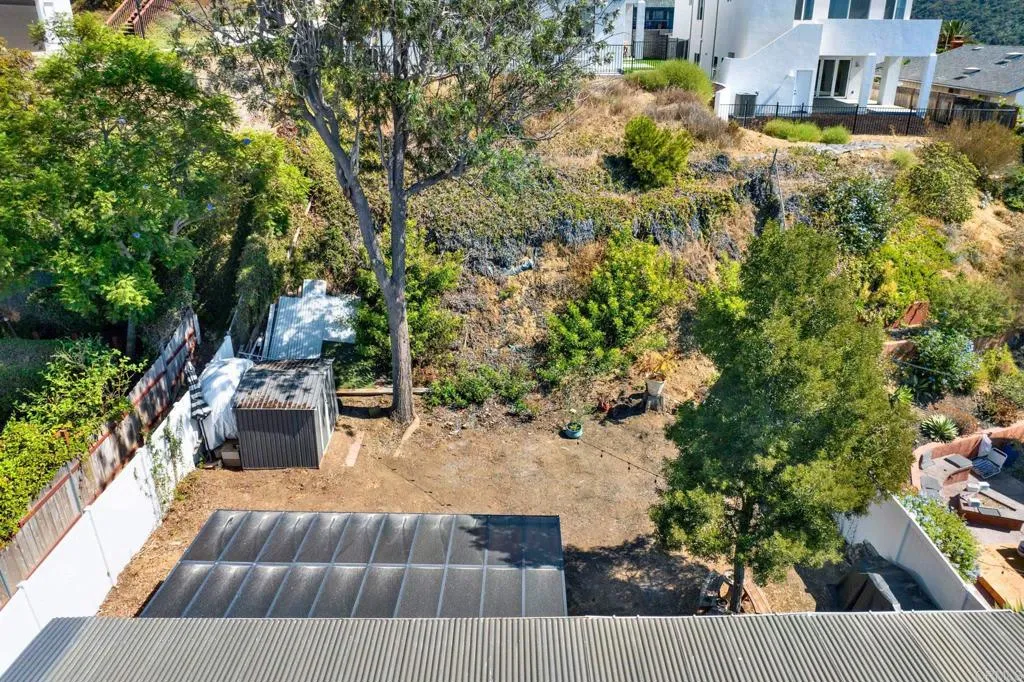 https://cdn.realtyfeed.com/cdn/127/307095463/8d47c1398988440b713ff2d27dc11df6.webp