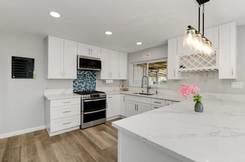 https://cdn.realtyfeed.com/cdn/127/307095463/a0d5f900904273e25b25ac7b9e0dde1c.webp
