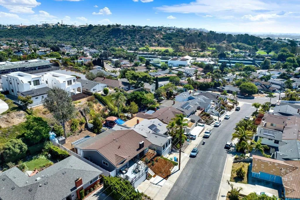 https://cdn.realtyfeed.com/cdn/127/307095463/bd8bc8ee80b4cb0aff16895008cd3767.webp