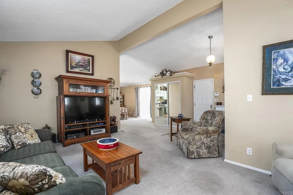 https://cdn.realtyfeed.com/cdn/127/307095562/0398eea1878a5e589863bd6732d2bd0b.webp