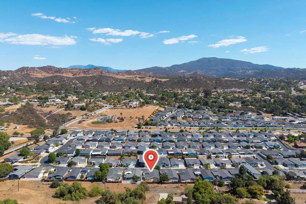 https://cdn.realtyfeed.com/cdn/127/307095562/1c6a8771612a90bf164723d1971f6a61.webp