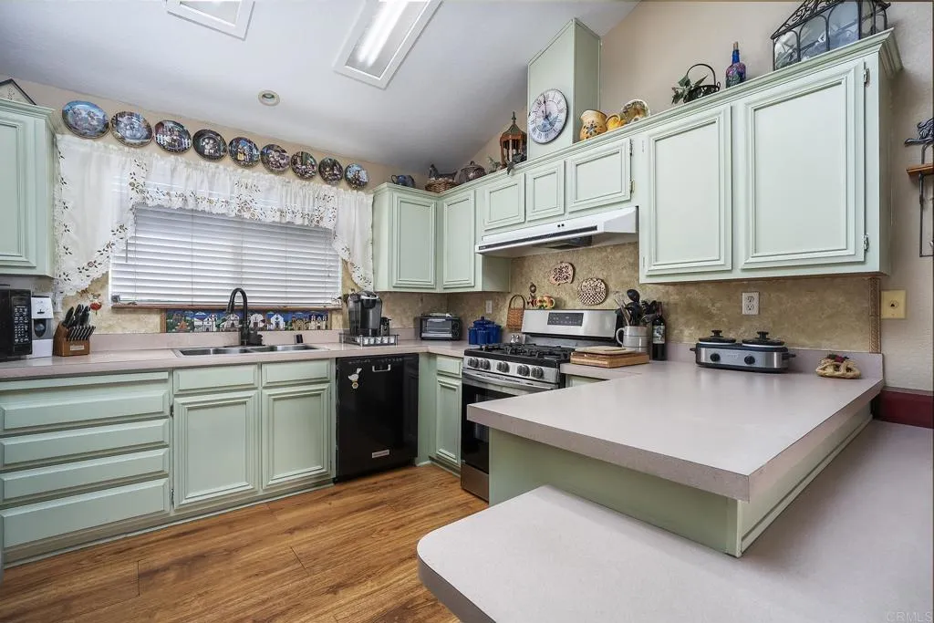 https://cdn.realtyfeed.com/cdn/127/307095562/6c8827909db5e45836f6baa1743c4779.webp