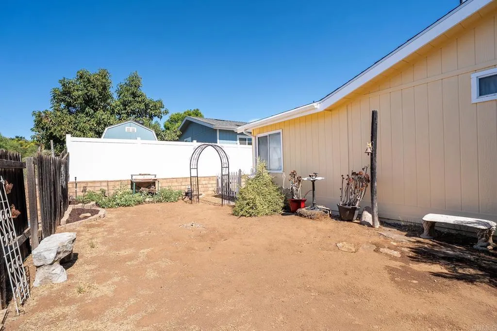 https://cdn.realtyfeed.com/cdn/127/307095562/6edbad5e1ff59a917e07353044e82179.webp