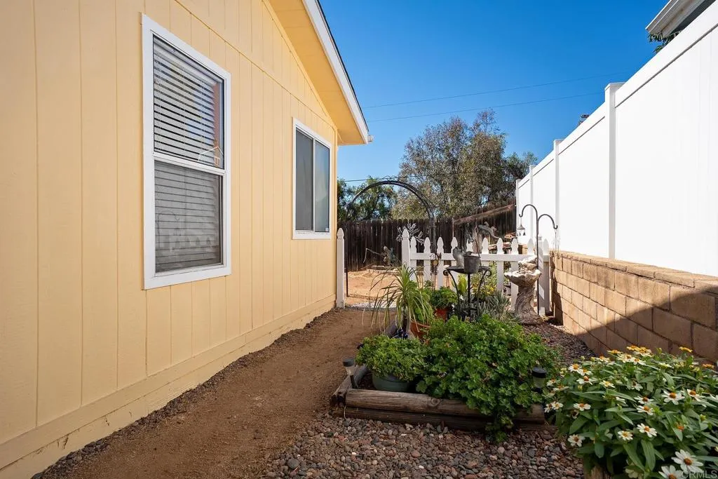 https://cdn.realtyfeed.com/cdn/127/307095562/76ca8f953e768f167ce36260d1a4047f.webp