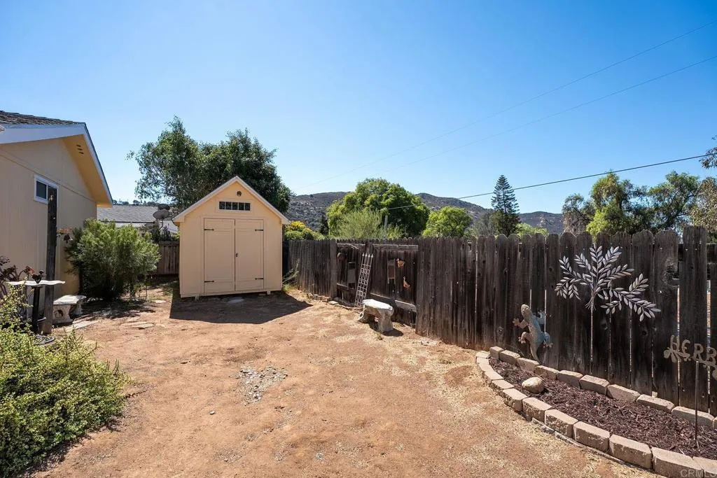 https://cdn.realtyfeed.com/cdn/127/307095562/c2d8fa3ddd9f843cb5e65b1e3230cbb8.webp
