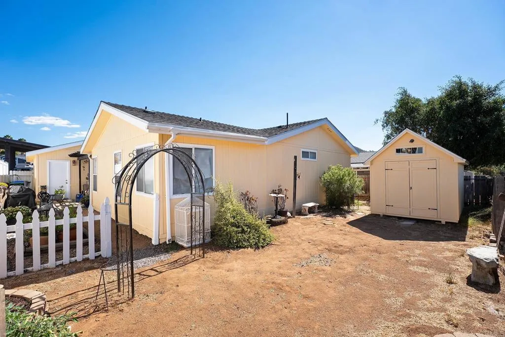 https://cdn.realtyfeed.com/cdn/127/307095562/de8e4e02bd953b9622d2ad3b39336fdd.webp