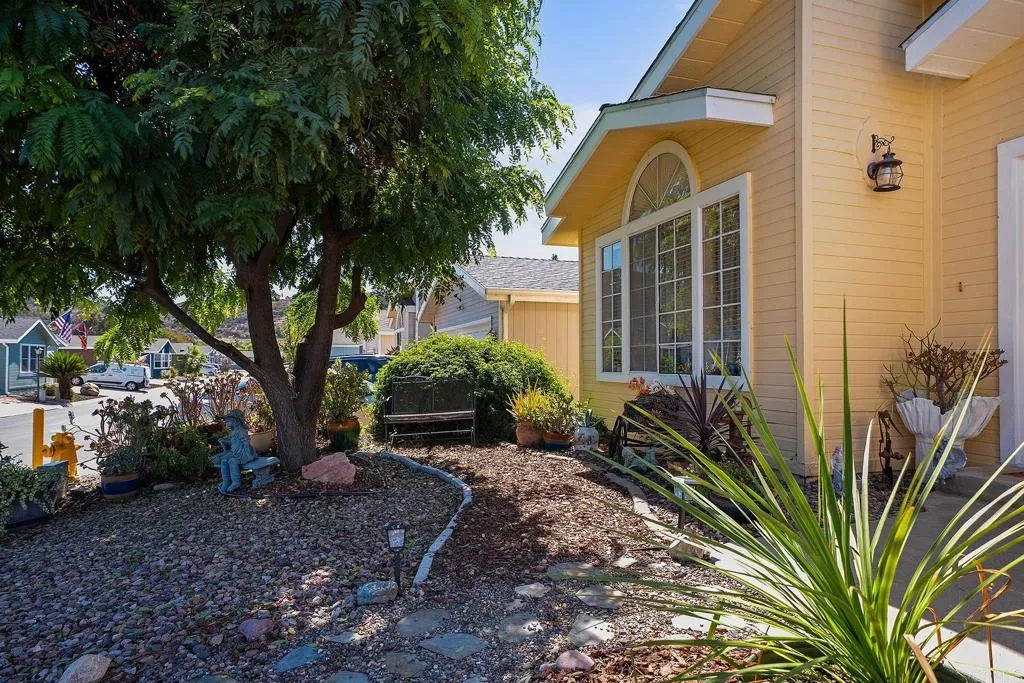 https://cdn.realtyfeed.com/cdn/127/307095562/f9908e1b94a04bea2bb7cb03e136418a.webp