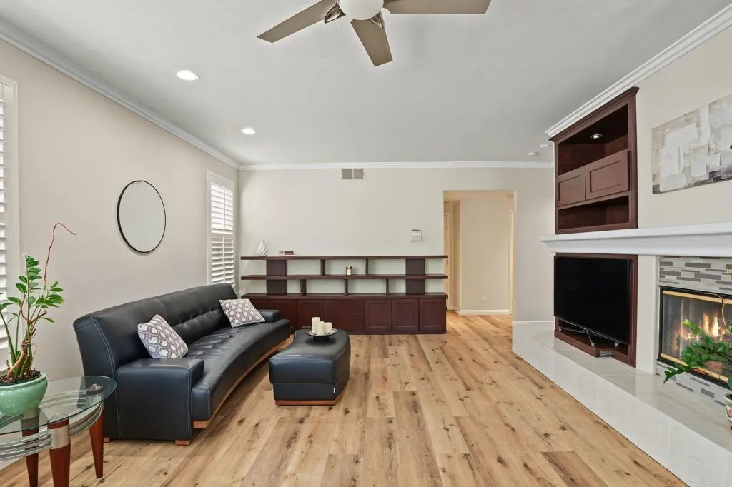 https://cdn.realtyfeed.com/cdn/127/307095566/55bd4e084169482ce2568ff77bf484fb.webp