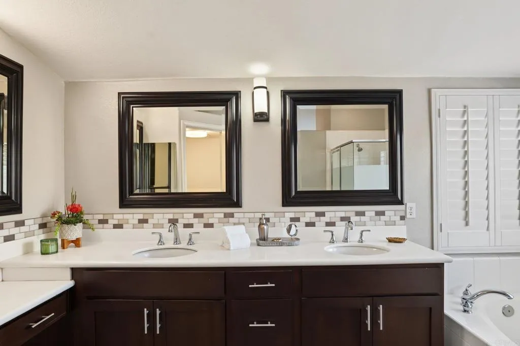 https://cdn.realtyfeed.com/cdn/127/307095566/5a77e97f196f9a0d49defa008dbd9a52.webp