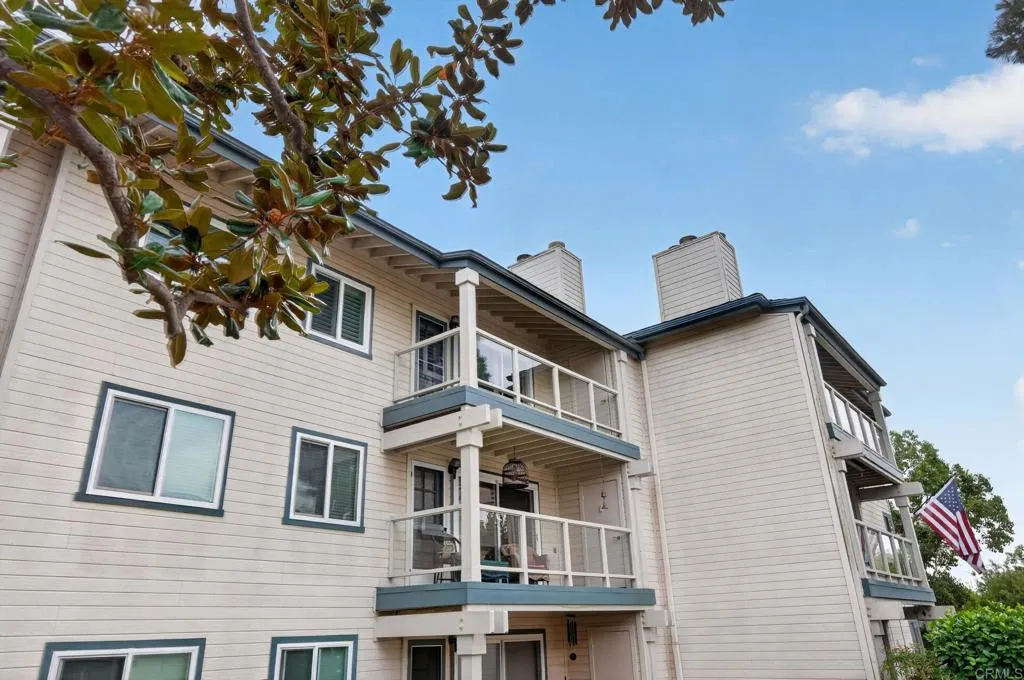 https://cdn.realtyfeed.com/cdn/127/307095649/35cdf0a898cdf6ec289f33979da28d13.webp