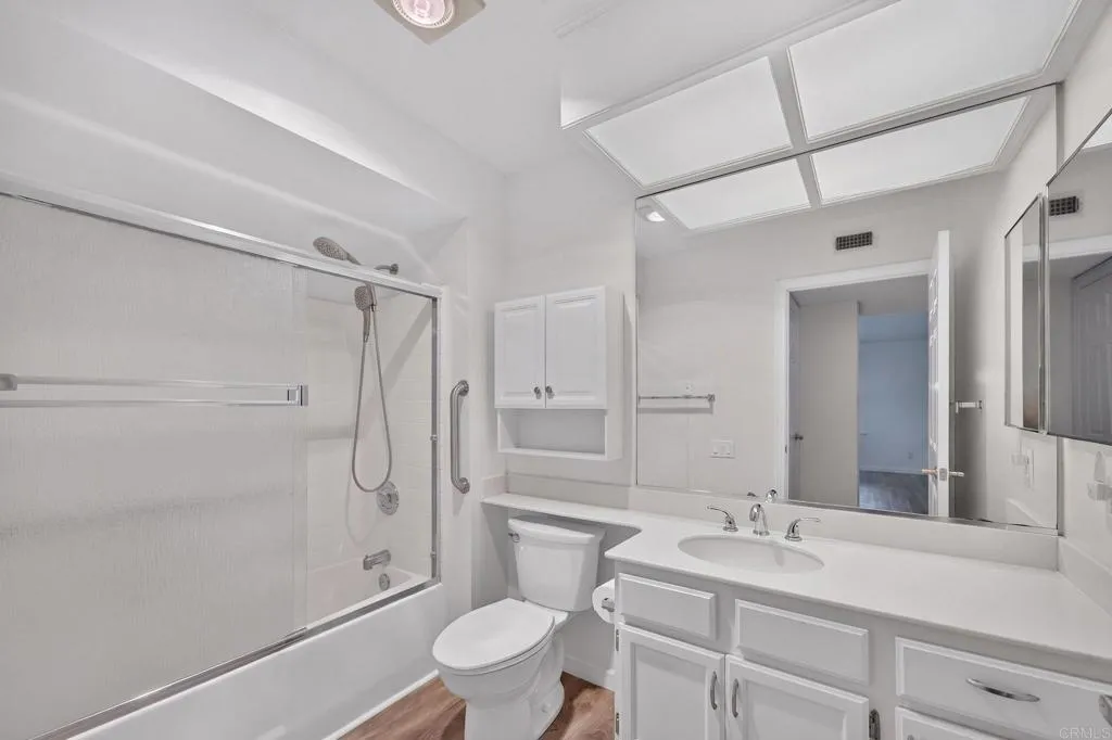 https://cdn.realtyfeed.com/cdn/127/307095649/3d44284e27d4abd687f540eff66ff205.webp