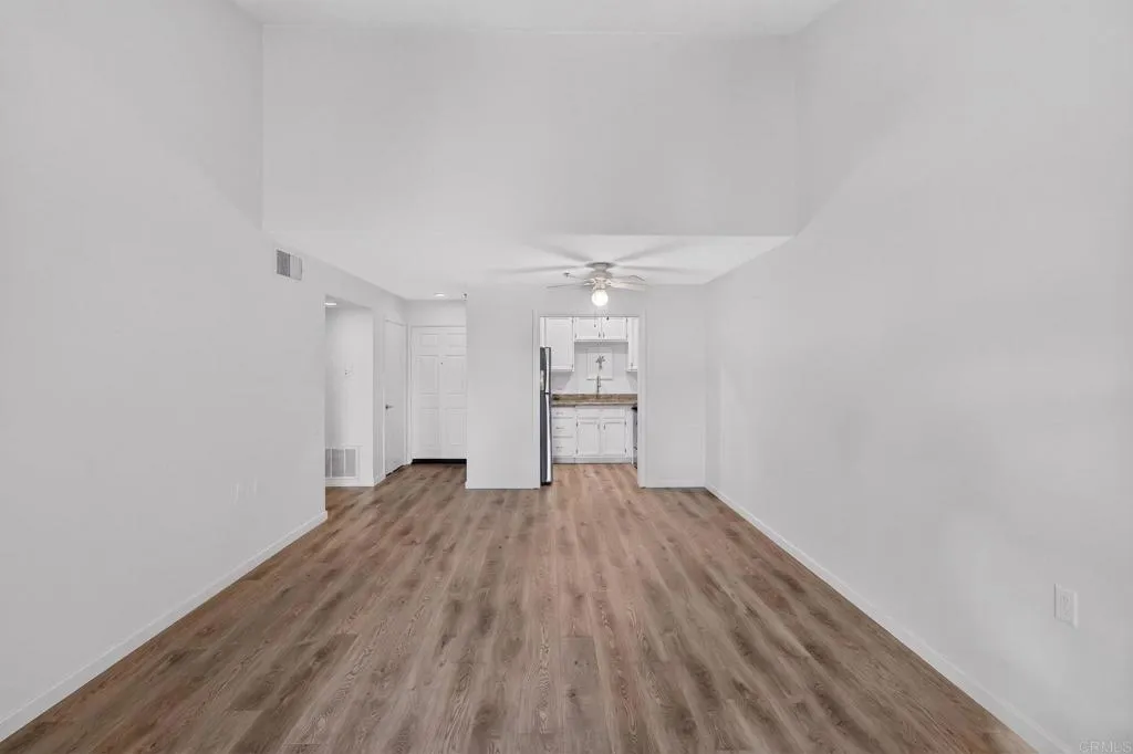 https://cdn.realtyfeed.com/cdn/127/307095649/74170f8aab18093de276c3c5485c7dba.webp