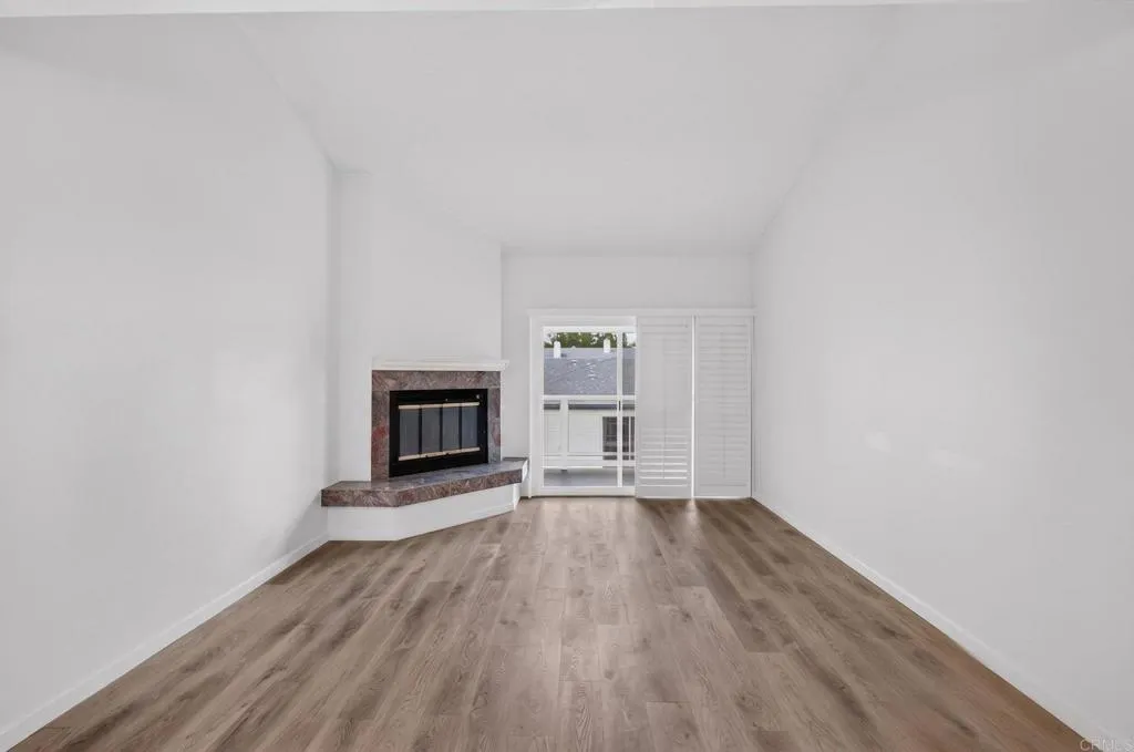 https://cdn.realtyfeed.com/cdn/127/307095649/fcb0120aacc004e4b21b1ab366f35837.webp