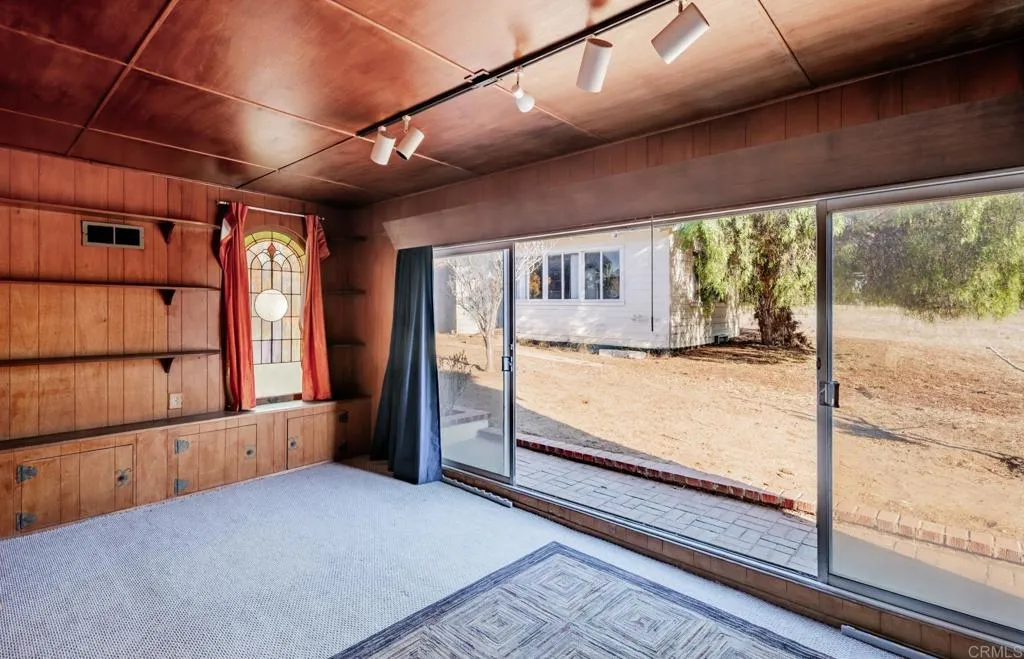 https://cdn.realtyfeed.com/cdn/127/307095660/78c3198d12ca82414824f65bef381a7d.webp