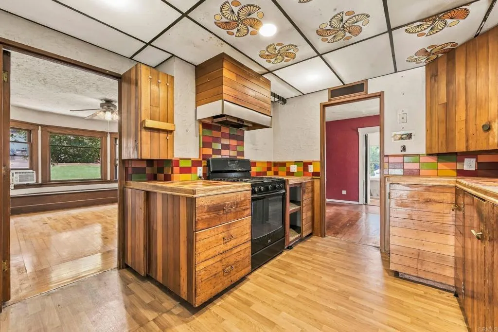 https://cdn.realtyfeed.com/cdn/127/307095862/0ca8f6afca91e84e44f063127ce8e850.webp