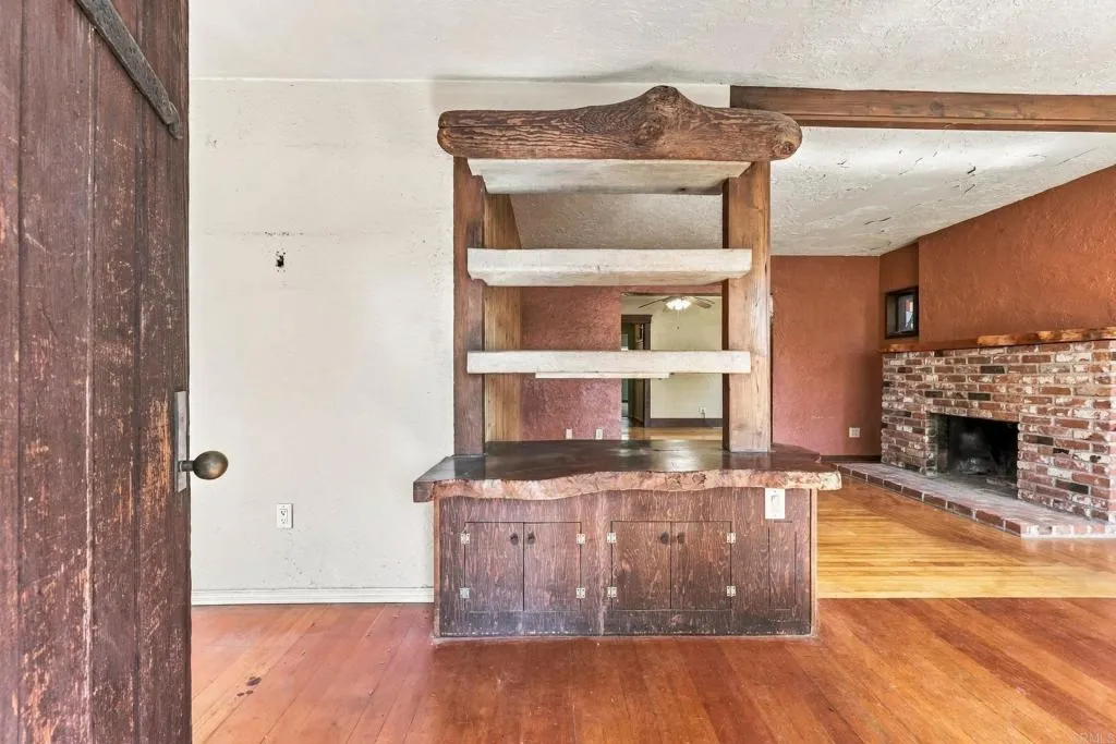 https://cdn.realtyfeed.com/cdn/127/307095862/0ebdde613d4d8627951384ca0dee3e2b.webp
