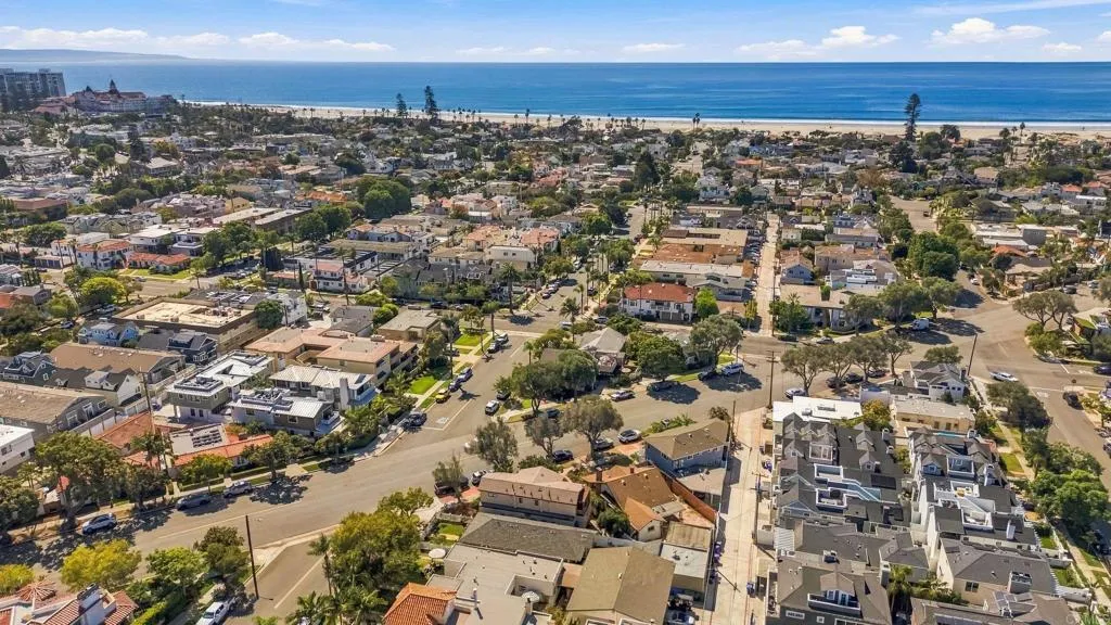 https://cdn.realtyfeed.com/cdn/127/307095862/24a5f66d829b26ef5d6a2b2b52f5ce0d.webp