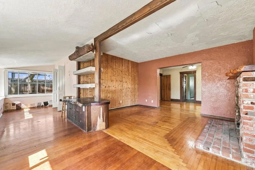 https://cdn.realtyfeed.com/cdn/127/307095862/40f27a5dd64c4458ba0d7c49a8e74cd5.webp