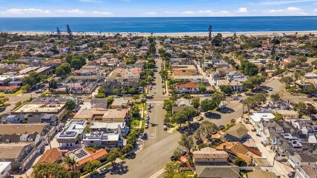 https://cdn.realtyfeed.com/cdn/127/307095862/56a5ea770f379247d48cc72041054e3f.webp
