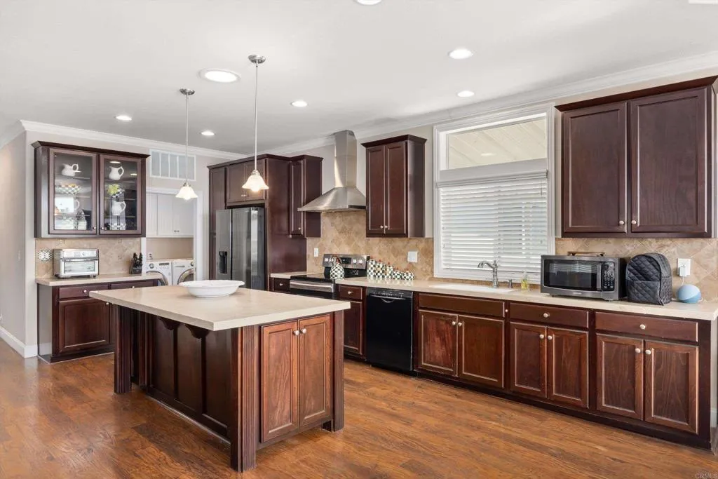https://cdn.realtyfeed.com/cdn/127/307095877/df9dbdd477e22ccda9852fbbd913352e.webp
