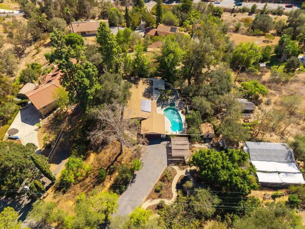 https://cdn.realtyfeed.com/cdn/127/307095879/402d5e5f156cce3d436325bb64498fb2.webp