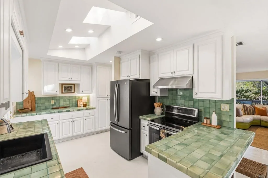 https://cdn.realtyfeed.com/cdn/127/307095879/46475a9470c8270c90d55485acba20c8.webp