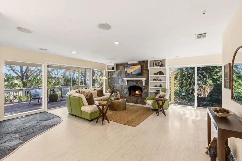 https://cdn.realtyfeed.com/cdn/127/307095879/5b65f2505effdce53361f2545a127644.webp