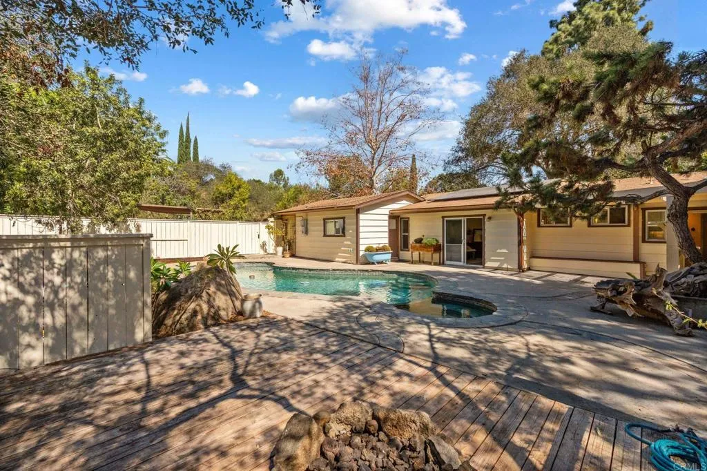 https://cdn.realtyfeed.com/cdn/127/307095879/8bfa19ce48f55e2cf9ba0b131655e3b8.webp
