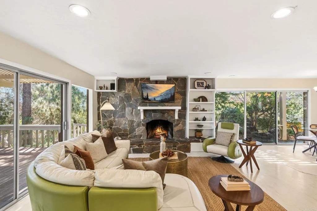 https://cdn.realtyfeed.com/cdn/127/307095879/8ceb18181b96b18a22e8b23c248a3e4d.webp