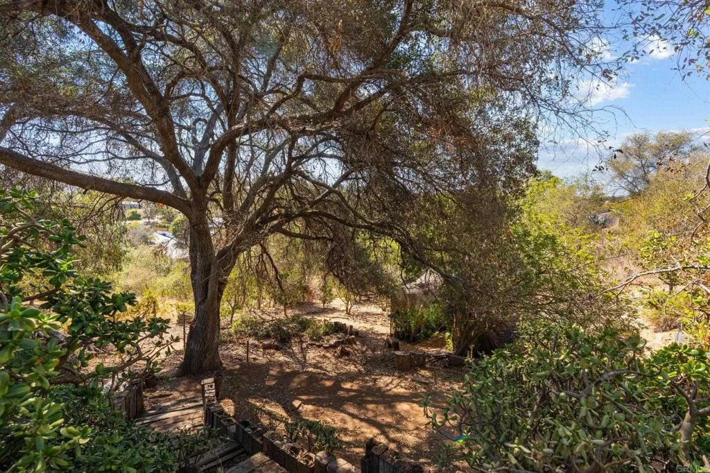 https://cdn.realtyfeed.com/cdn/127/307095879/8db810d9ec0eddaaebf736ae5df6ae48.webp