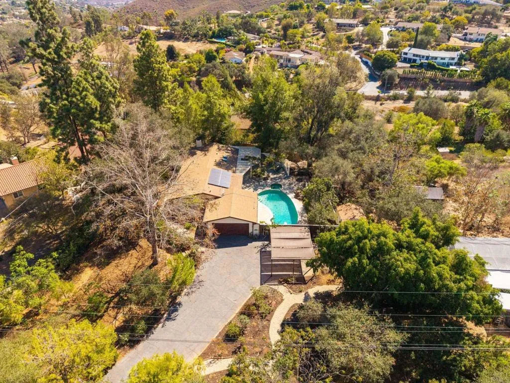 https://cdn.realtyfeed.com/cdn/127/307095879/a5e3cdffc65dcd23a94f06292c4f17ce.webp