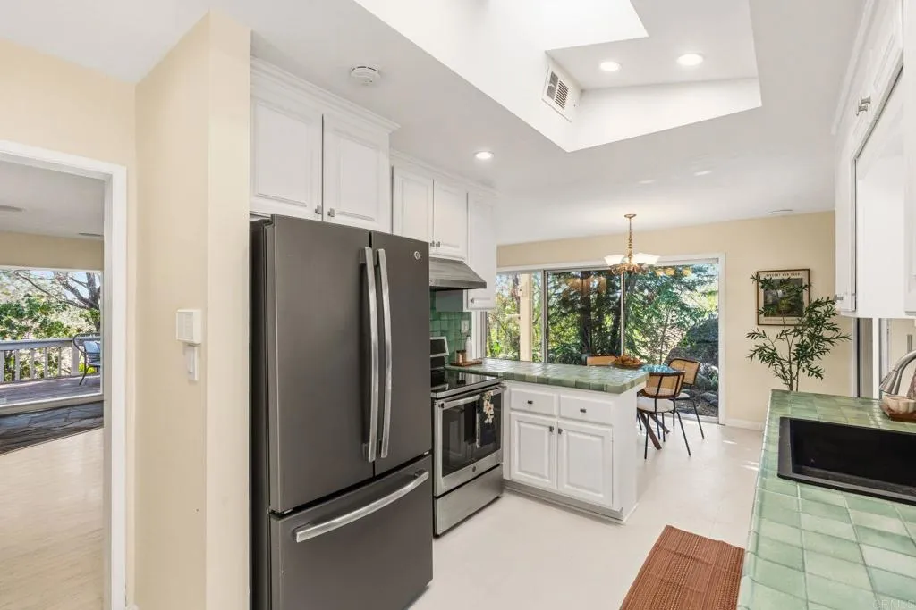 https://cdn.realtyfeed.com/cdn/127/307095879/a7f0e7d1bc31d4da0f94073b17cee23b.webp