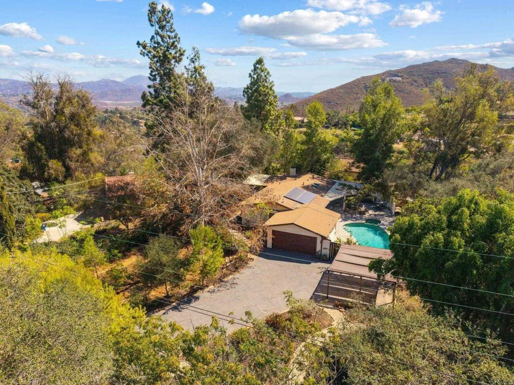 https://cdn.realtyfeed.com/cdn/127/307095879/a91951677e21eae98d69a747934c73e6.webp