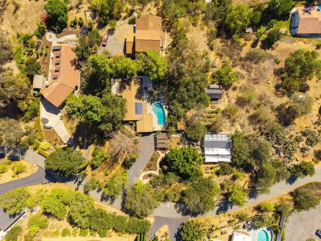 https://cdn.realtyfeed.com/cdn/127/307095879/afb8a3725fcc2fba5a165e81b305bc53.webp