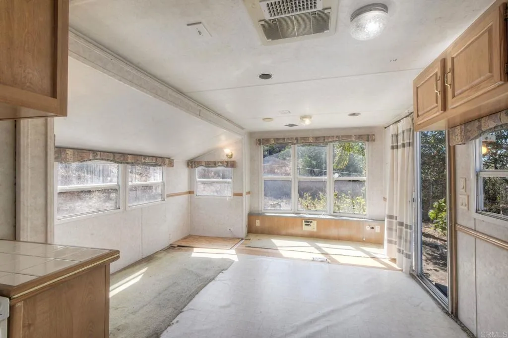 https://cdn.realtyfeed.com/cdn/127/307095923/31e67df07933da54c34fa7649db0349c.webp