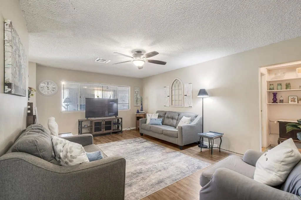 https://cdn.realtyfeed.com/cdn/127/307095923/82c76c6699441bc3742096f41f7f164e.webp